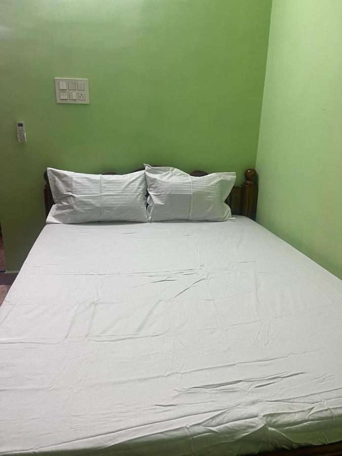 White Home Service Apartment 2Bhk มทุราย ภายนอก รูปภาพ